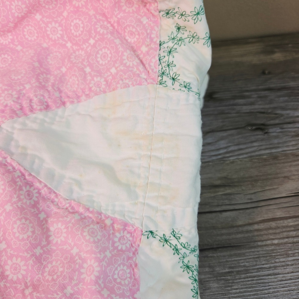 Vintage Handmade Patchwork Quilt Pastel Star Petal Cotton 69x75 Cottagecore Farm - Picture 12 of 12